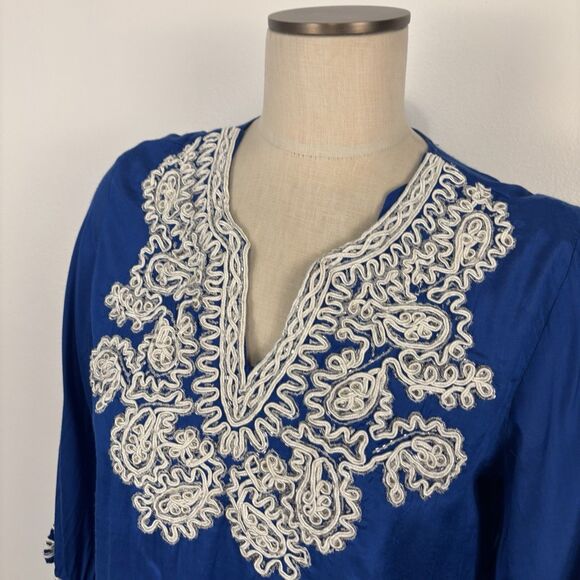 Chico's Women's Long Sleeve Deep Blue White Embroidered V-Neck Blouse Size 1 / M - Picture 4 of 7